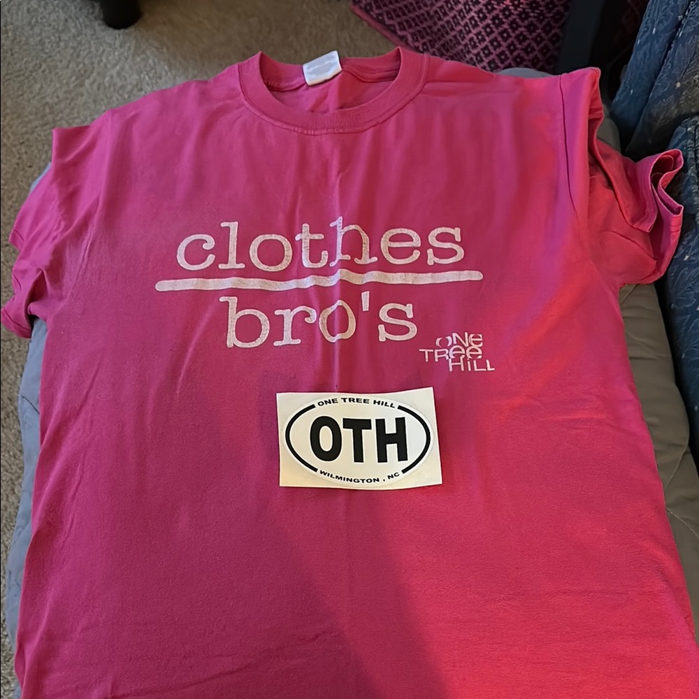 One Tree Hill shirt & sticker